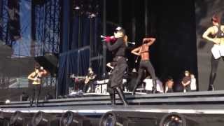 Madonna - Express Yourself soundcheck in Porto Alegre - Brasil Resimi