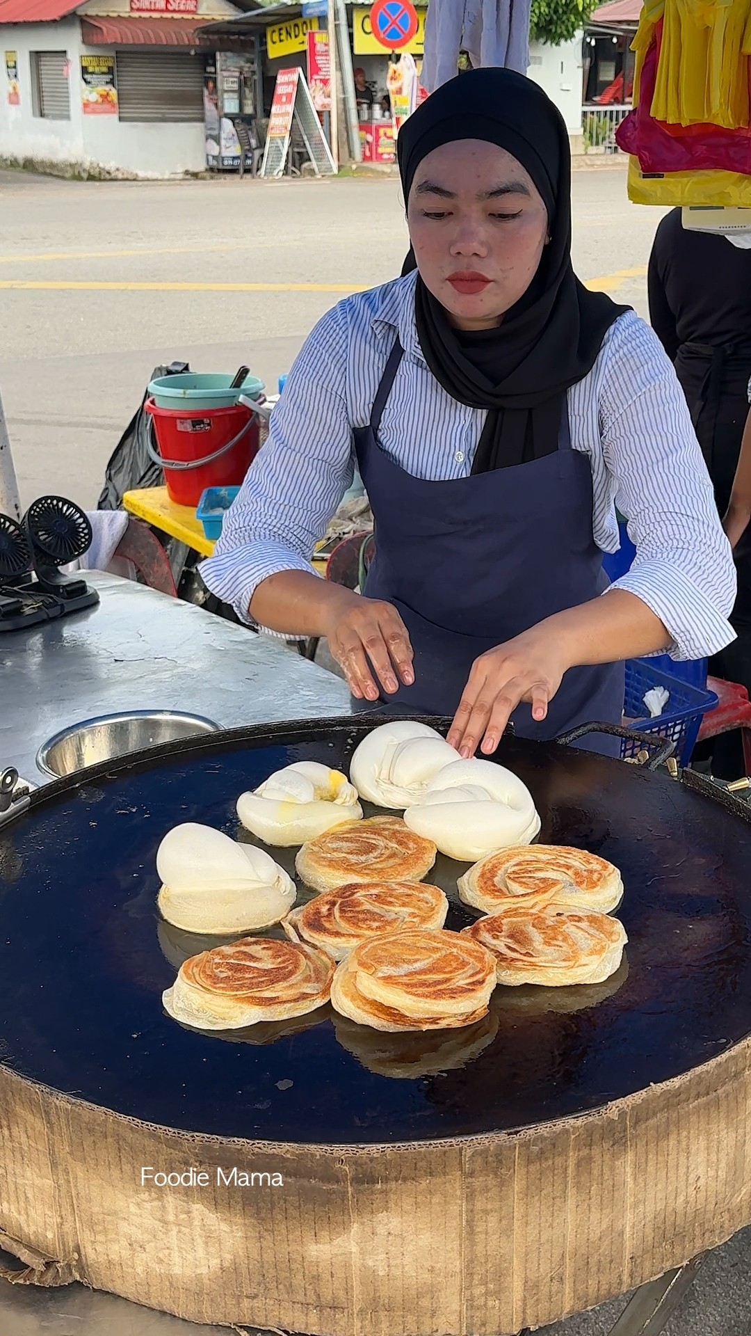 Only $0.5! Malaysian Roti Lady