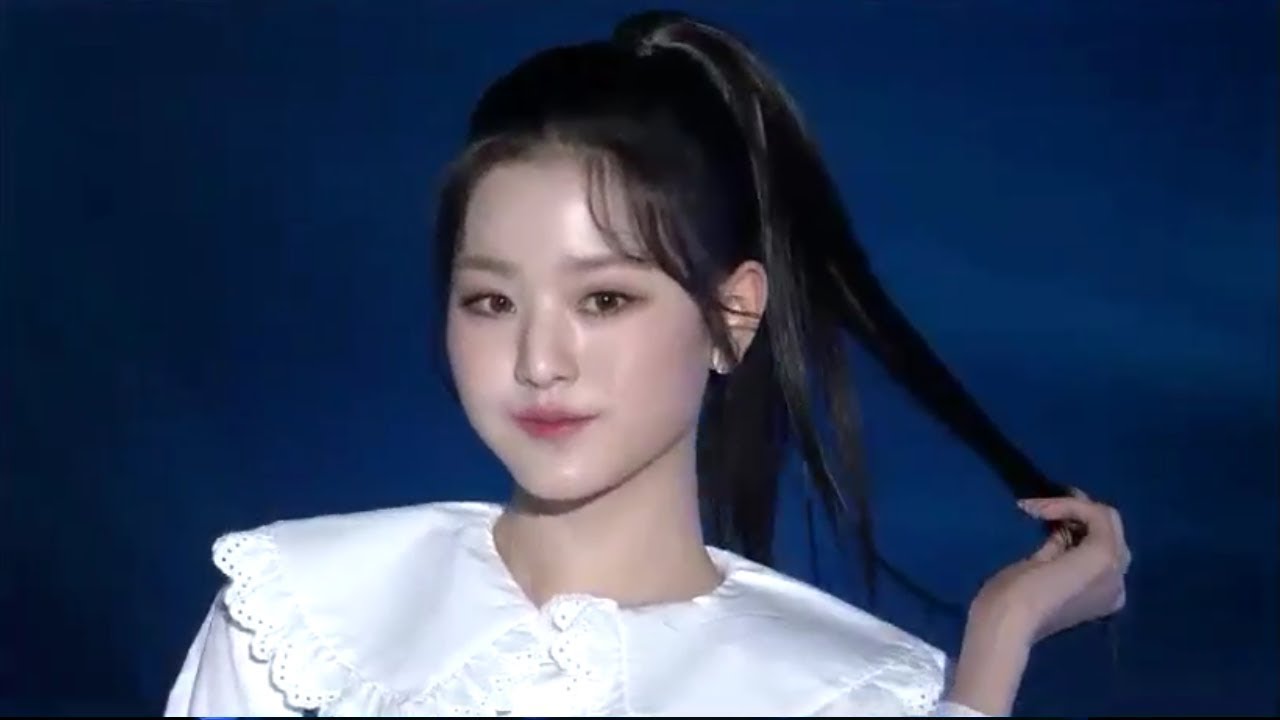 191005 IZ*ONE (아이즈원) Chaewon, Minju, Wonyoung & Sakura Runway @ TGC KITAKYUSHU 2019