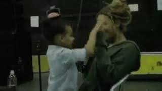 Beyoncé & Blue Ivy High Five