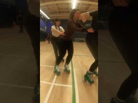 Watch the feet!  Thanks to @Poohelite for sharing some JB style #rollerskate #uk