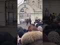 Люди собираются к храму на отпевание Алексея Навального #навальный #москва #shorts