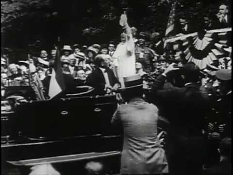 Sarah Bernhardt Addresses Crowd in Prospect Park, Brooklyn, 1917