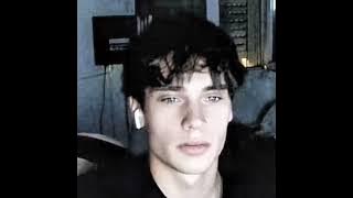 Download lagu pretty boy v1 (super slowed reverb)