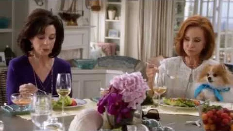 Suzanne Ford in "Grace and Frankie"