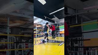 Coach Martínez Training #mittwork #boxingtraining #boxing