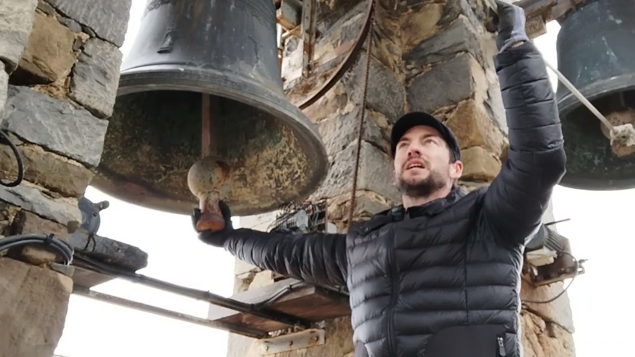 sonnerie du glas a ventiseri pour un enterrement.