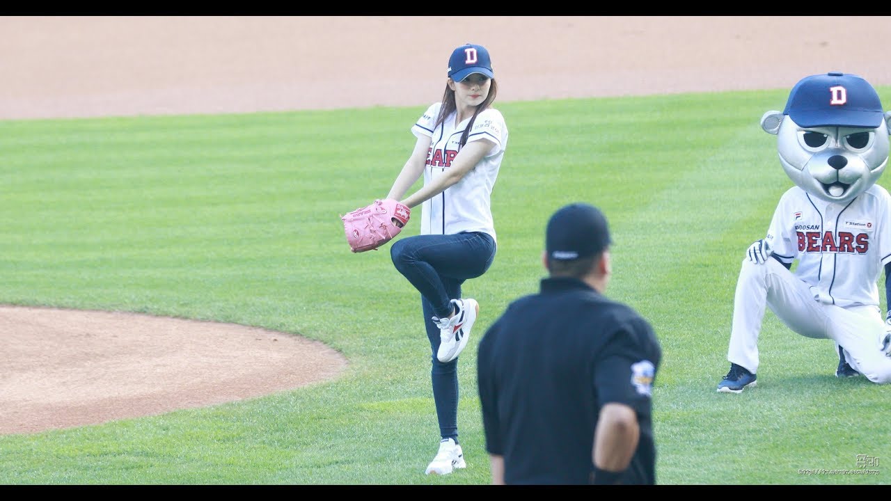 180629 프로미스나인(fromis_9) 이나경 - 시구 (2018 KBO 리그 두산 vs 기아)