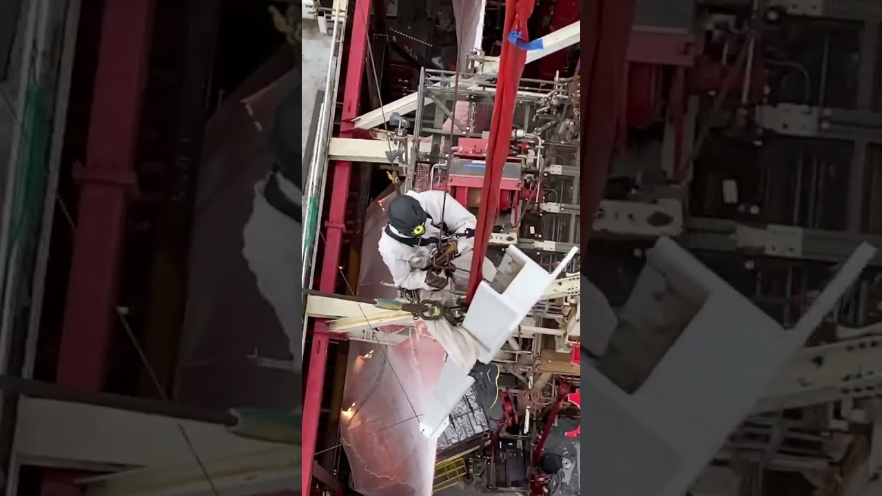 Descending using Rope Access on the oil rig in extremely weather conditions. 