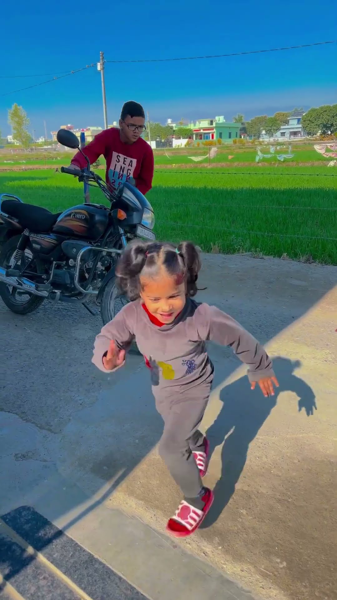 Banna Adhar Adhar Pag Melo ?? #shorts #love #funny #cutebaby #ytshorts #viralvideo #trending