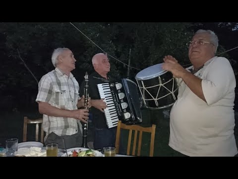 სიკოვიჩი და ბიჭები ულოცავენ დაბადების დღეს