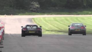 Porsche Carrera GT vs Nissan R35 GTR