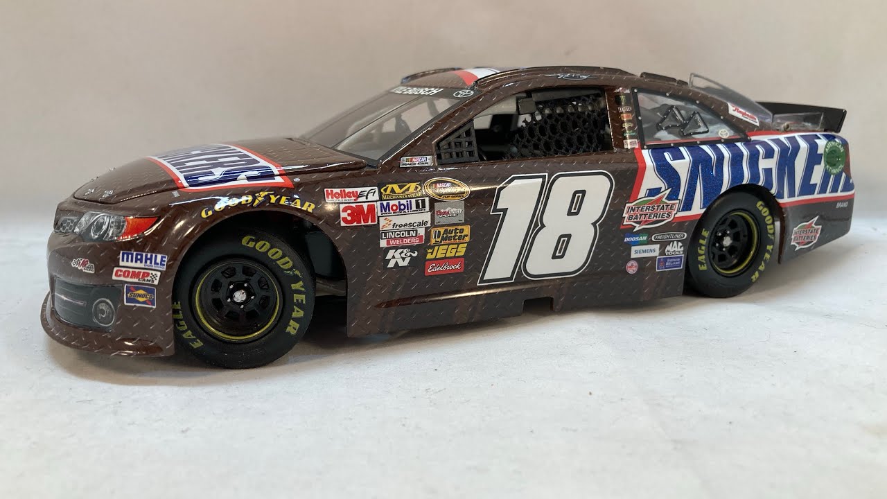 Review: 2013 Kyle Busch #18 Snickers Toyota Camry 1/24