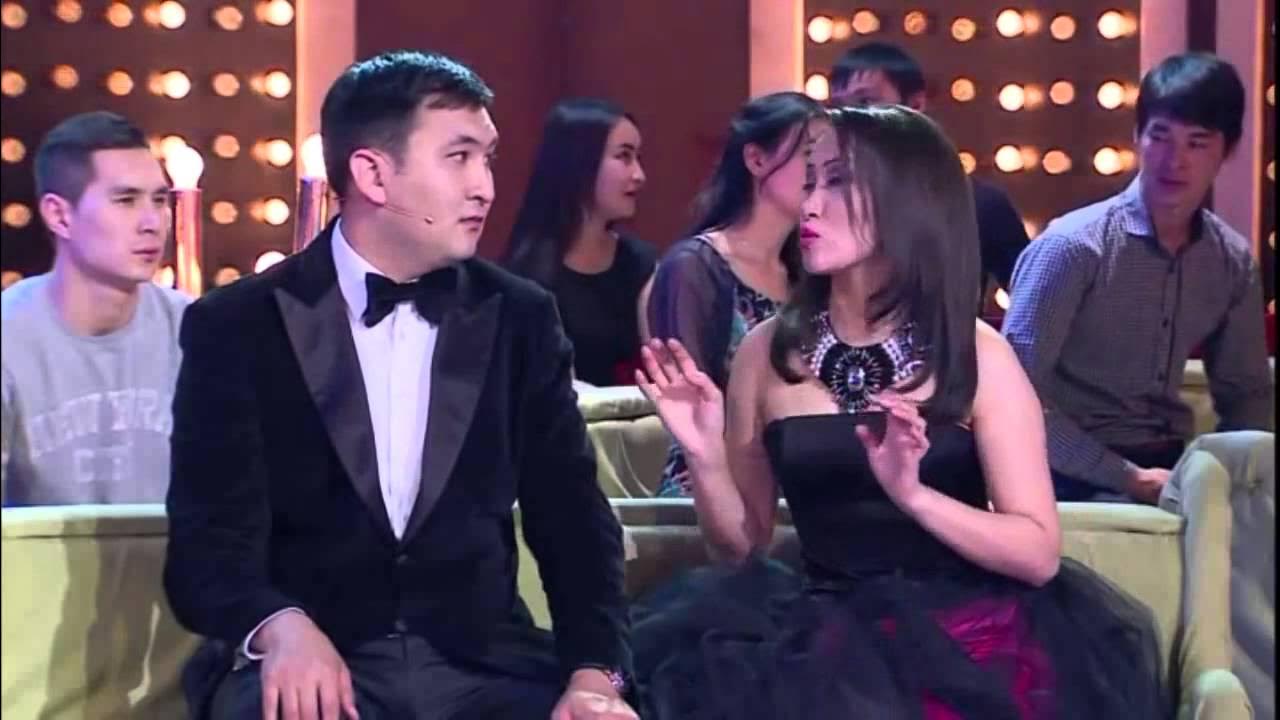 Сандрамен бірге орысша порно Олардың көшеде кискасын жарқыратып тұрған фотосы