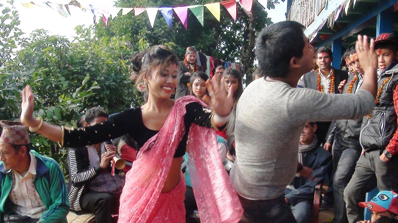 वाह ! यो पो हो शुद्ध नेपाली  पन्चे बाजा नाच, Beautiful dance by boy and girl at panche baja 2018