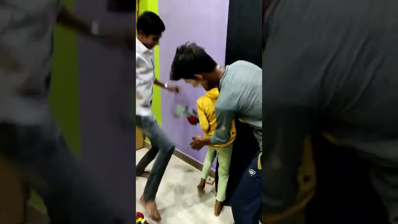 Iski Chaal To Dekho | 