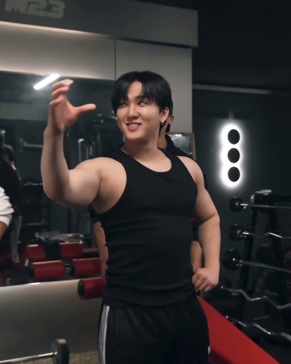 He's such a cutie patootie💪🎀 #changbin #changbinstraykids #changbinskz #straykids #skz