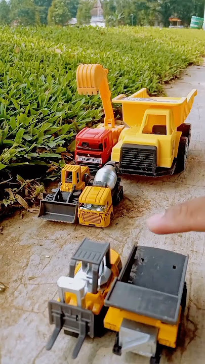 Heavy Equipment in Action! Excavator, Wheel Loader, Steam Roller & Dump Truck at Work'