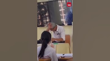 Khoảnh khắc thầy giáo tóc bạc trắng lau nước mắt trong tiết dạy cuối cùng | TTGĐ #shorts