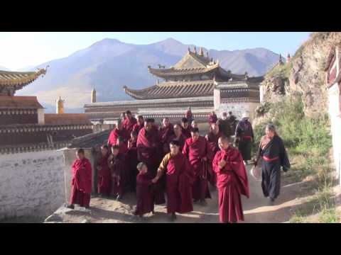 Video: Hur Man Kommer Till Ett Tibetansk Kloster