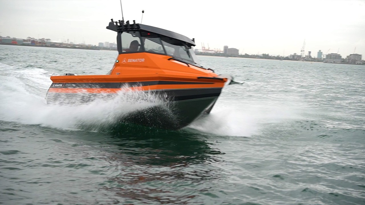 SENATOR MODULAR 550 POWERED BY SUZUKI DF140BTX - YouTube
