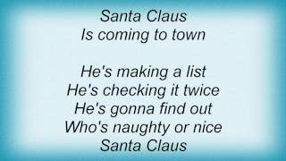 Faith Hill - Santa Claus Is Coming To Town Lyrics