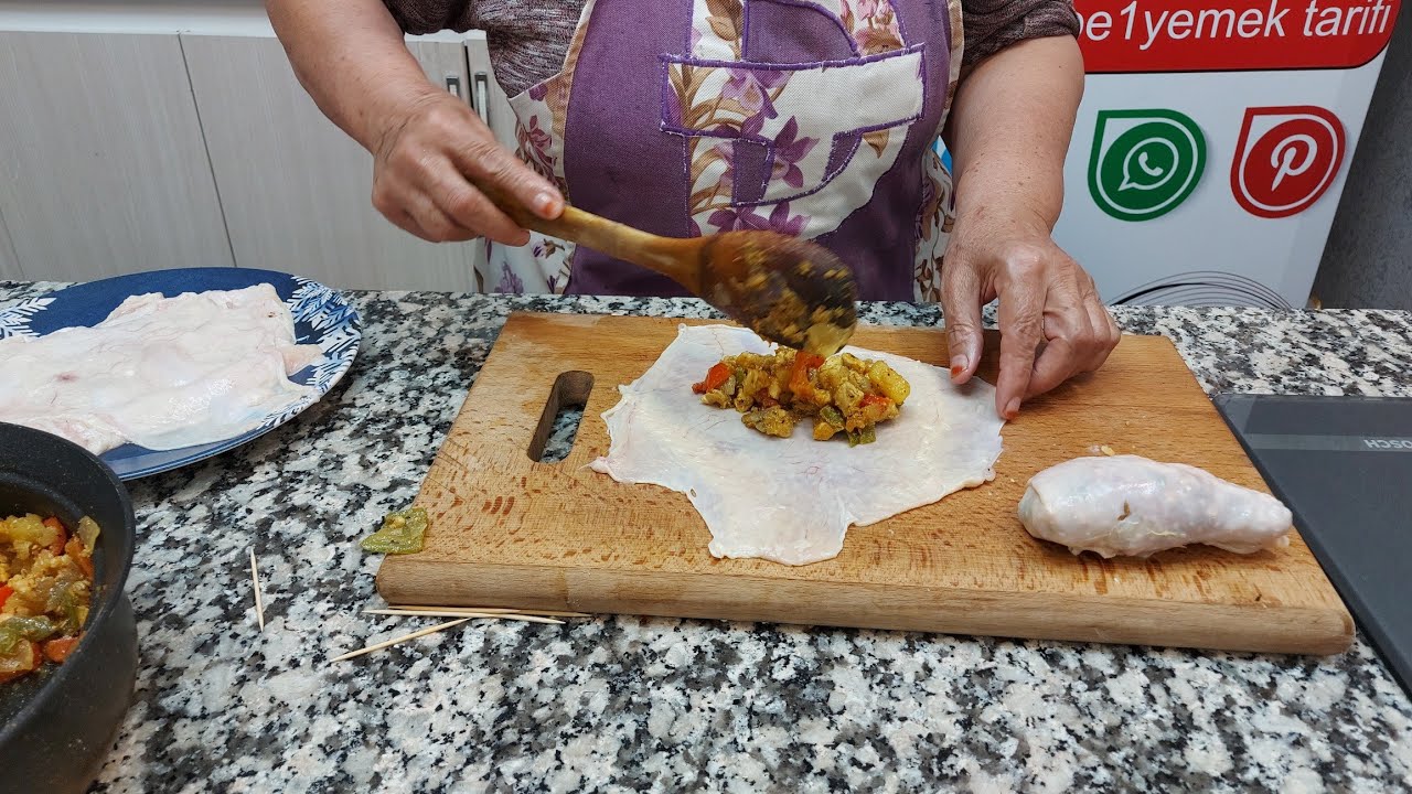 DENEDİM VE OLDU .tavuk derisinden tavuk sote sarma . TAVUKLU YEMEK tarifi
