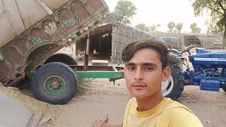 ““Loading Peanut Fodder in Tractor Trolley &amp; Unloading Behind the House 😀😱| Oil Pump”