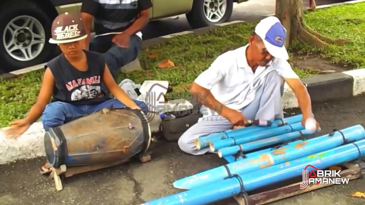 Pengamen Makam Bung Karno #02 (Pk.Mahmud & Dimas ) BLITAR