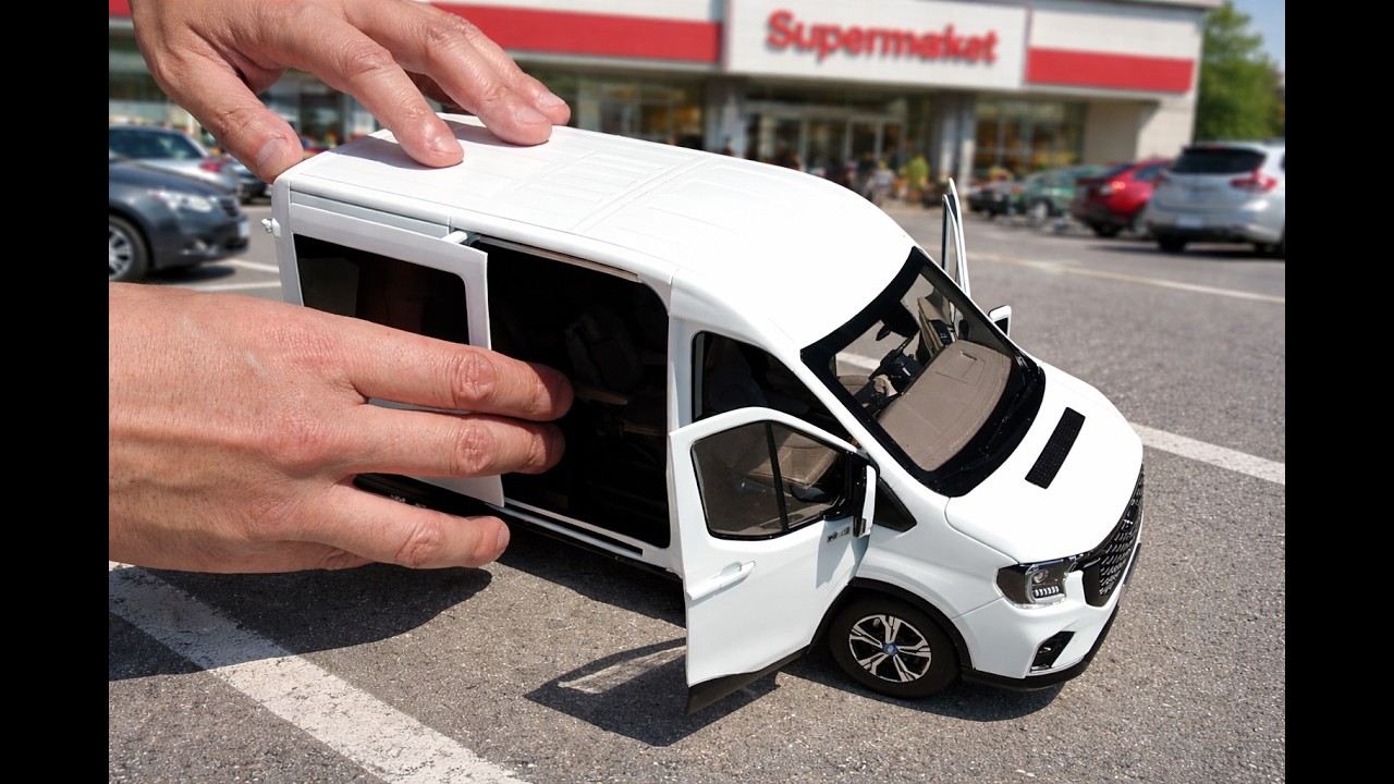 1/18 BIGサイズ❗️フォード　トランジット 1/18 Schuco 1979 Ford Transit Supervan 1 (White) Diecast Car Model