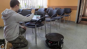 Using neural network to control mobile robot