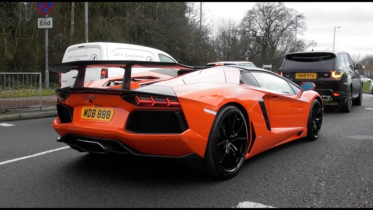 Supercars in Alderley Edge January 2024, Aventador lp700 , Purosangue x2, New BMW M2 PowerSlides...