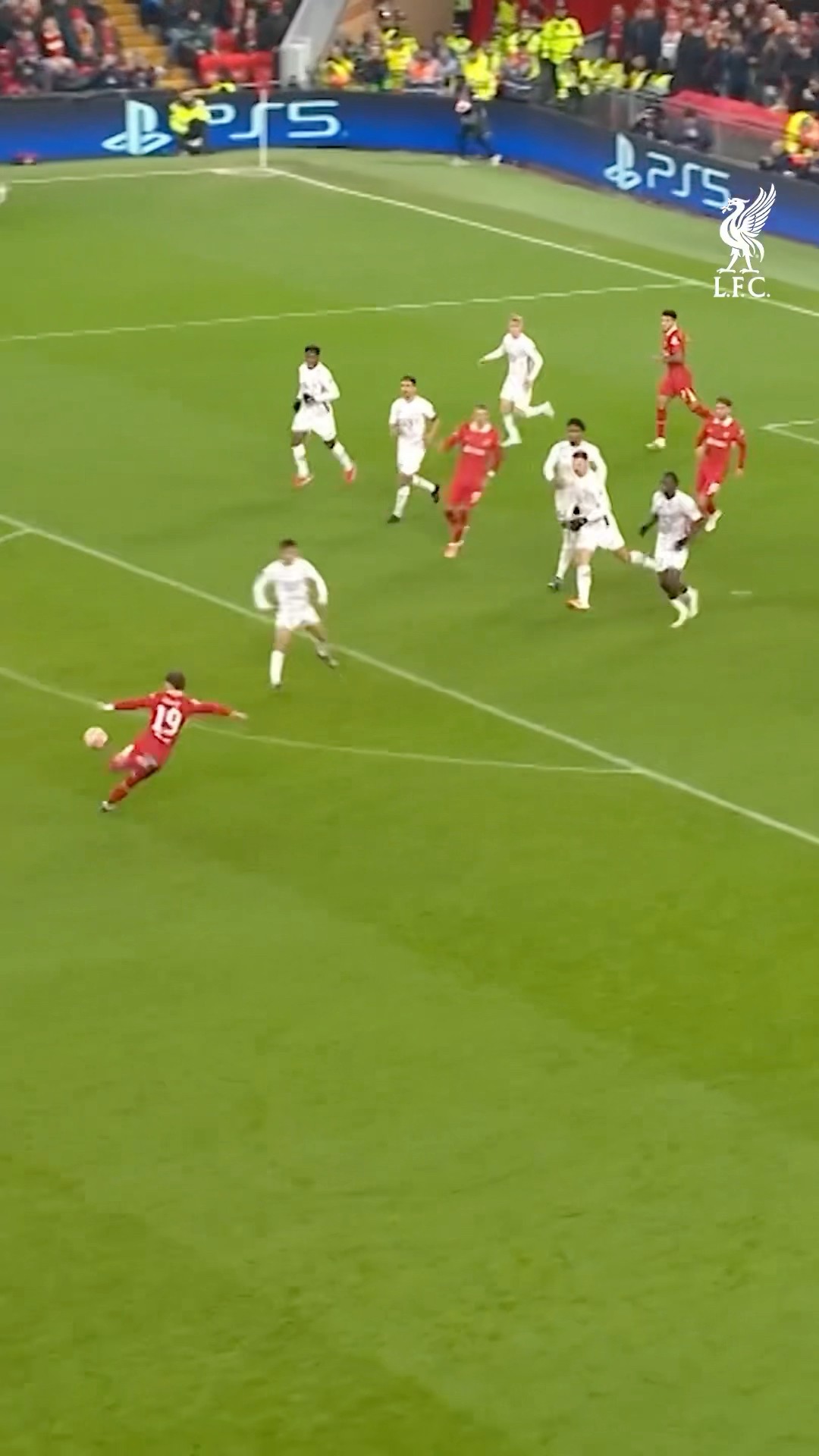 Harvey Elliott wins it!