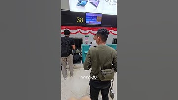 CARA MENARUH KOPER DI BAGASI PESAWAT ANTRIANNYA PANJANG INGAT DATANGNYA HARUS LEBIH AWAL #shorts