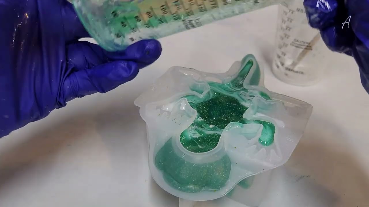 Beautiful Clover Resin Axolotl