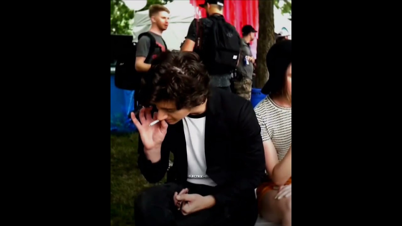 《𝐀𝐥𝐞𝐱 𝐓𝐮𝐫𝐧𝐞𝐫 𝐱 𝐄𝐥𝐢𝐳𝐚𝐛𝐞𝐭𝐡 𝐇𝐞𝐧𝐬𝐭𝐫𝐢𝐝𝐠𝐞》 Repost bc it flopped tremendously and the quality was not it💀