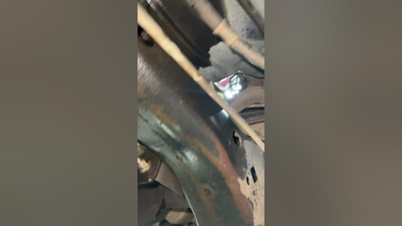 leaking-high-pressure-power-steering-line-05-ford-f150-automobile