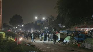 La police démantèle le campement des pro-Palestiniens à l'Université de Californie | AFP Images