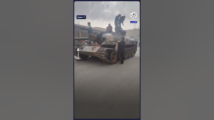 مشاهد لانسحاب قوات وآليات النظام السوري من البوكمال باتجاه العراق من معبر القائم الحدودي