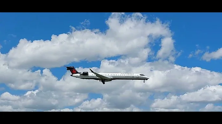 AIR CANADA EXPRESS Reg. C-FJZL MITSUBISHI CRJ 900LR FROM CLEVELAND FLIGHT AC8732