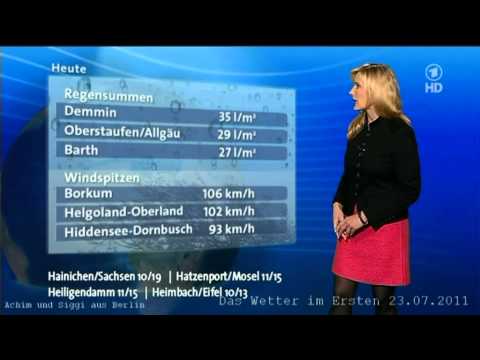 Claudia Kleinert 23.07.2011 - Weather girl in black nylons and pink Skirt