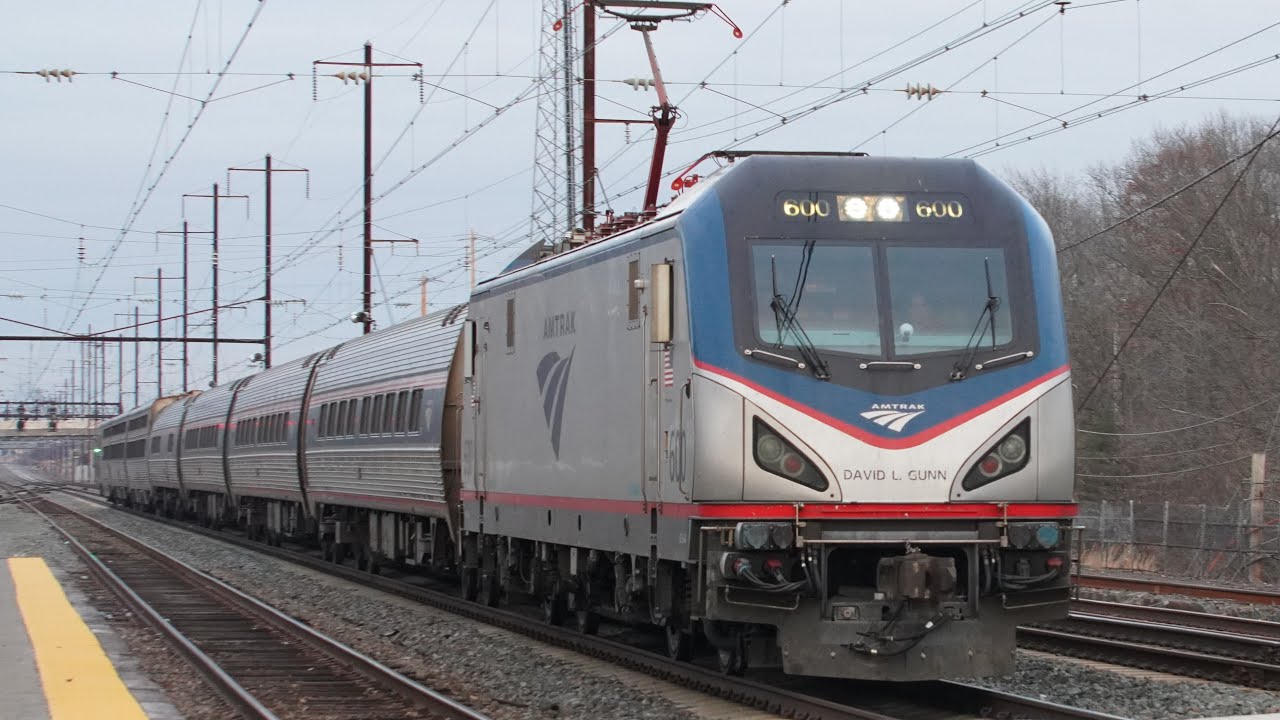 An hour railfanning Perryville 2 electric boogaloo YouTube