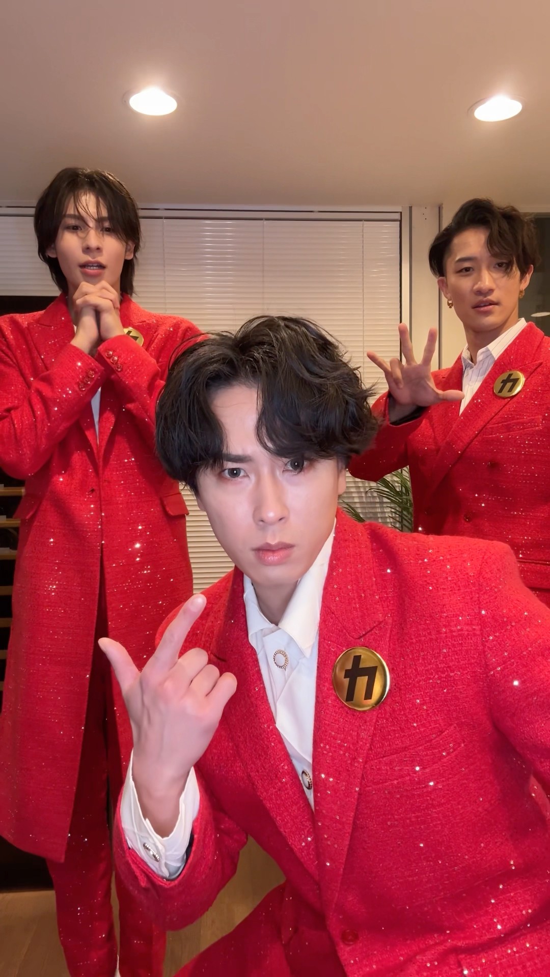Snow Man 'カリスマックス' Music Video - YouTube Snow Man 'カリスマックス' Music Video - YouTube