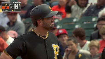 PIT@SF: Cervelli rolls an RBI single into left field