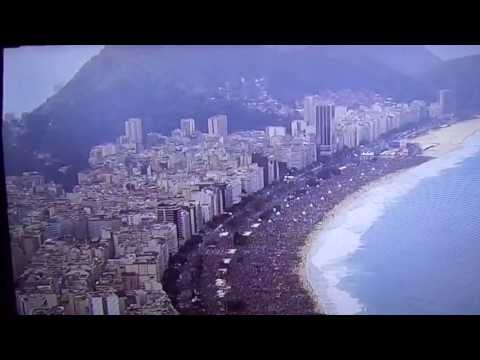 ADRIANA ARYDES CANTANDO NA JMJ RIO 2013 - COPACABANA