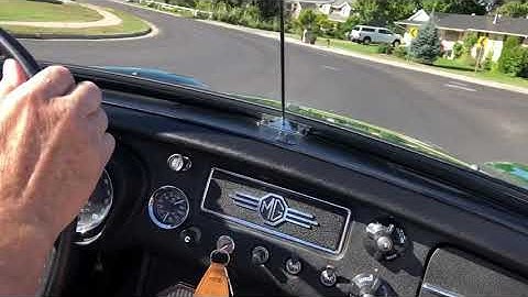 1967 MGB driving video 1