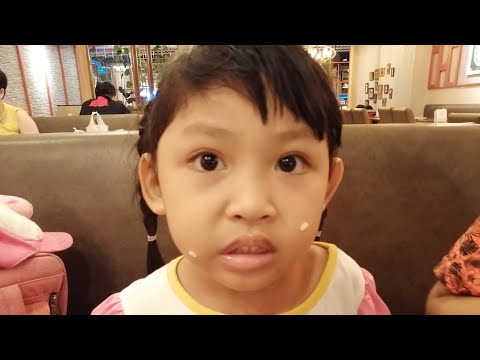 ยำแซ่บ ร้านอาหารไทยอร่อยถูกปากสาขา Central World | น้องเปียโน