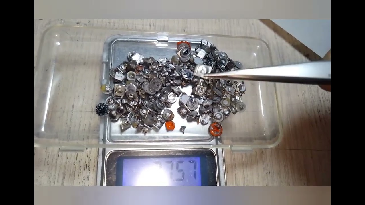 Золото с медножелезных диодов. Каждый решает сам собирать или нет.