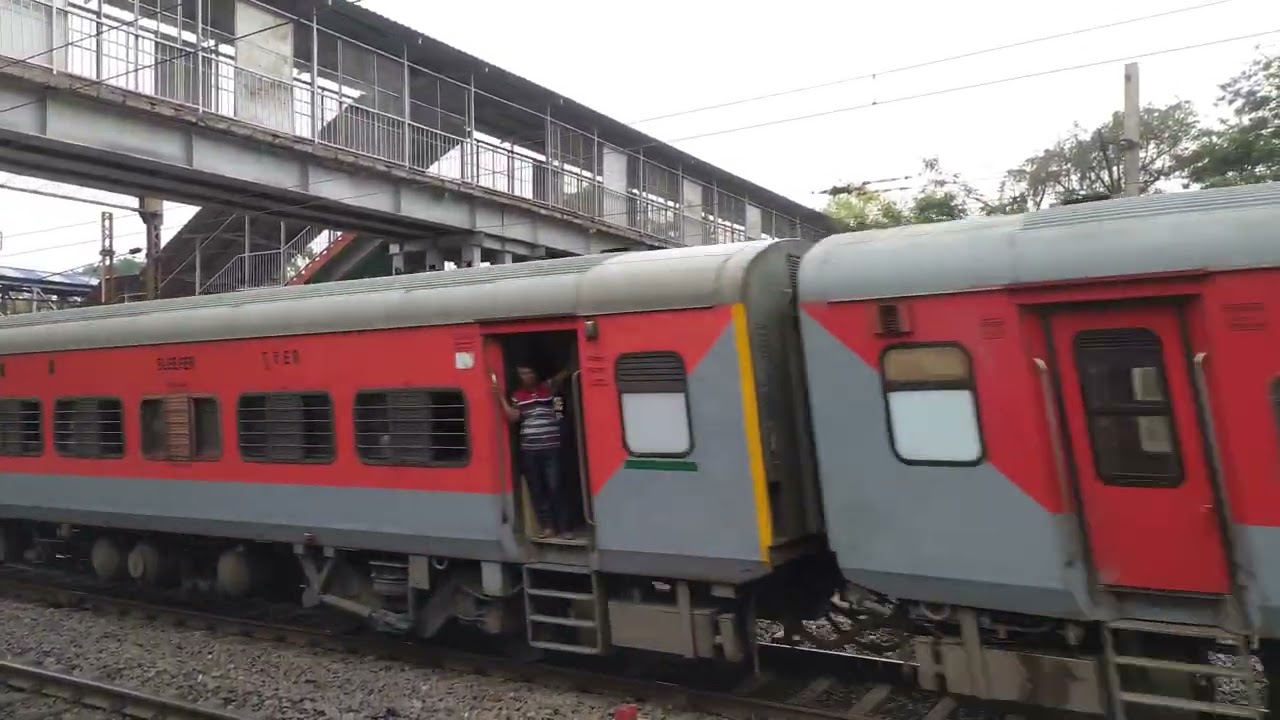 12353 – Lal Kuan Weekly SF Express skipping Raniganj Station.