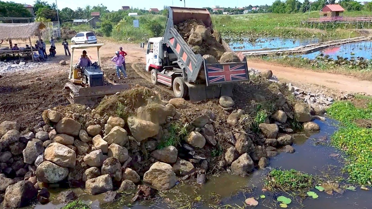 Hard Working !! Really Difficult Dump Truck Pushing Rock Into Water Amazing Skill Komatsu Bulldozer